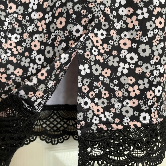 Size M flowered dress from New York & Company - Picture 9 of 9